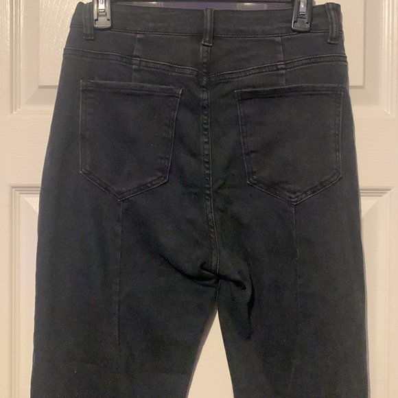 NWOT BLACK DISTRESSED JEANS - Picture 7 of 7
